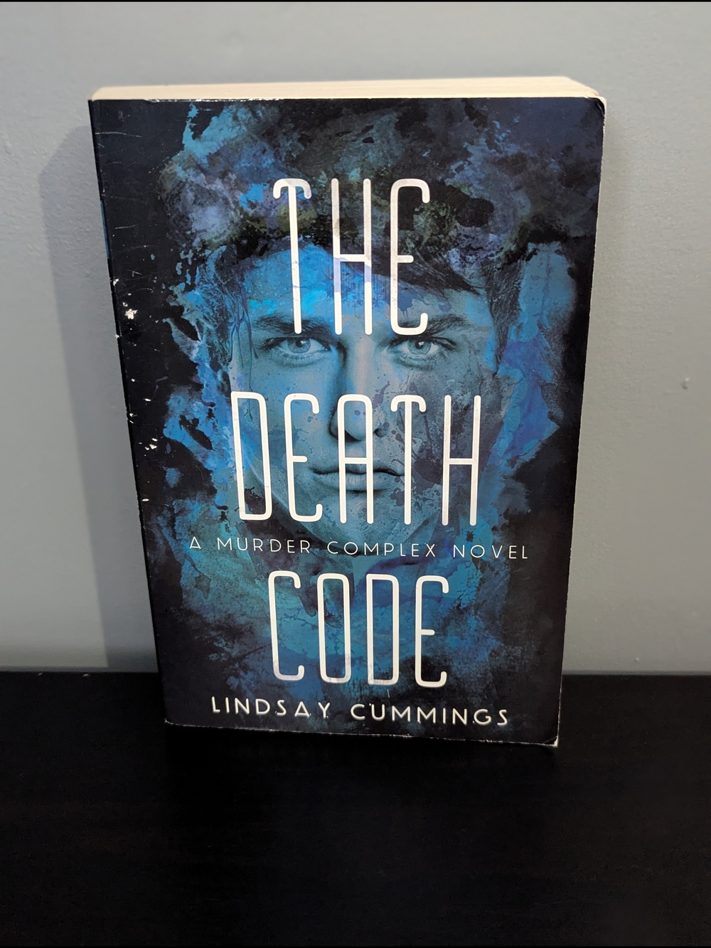 4/$10 📚 The Death Code by Lindsay Cummings‎